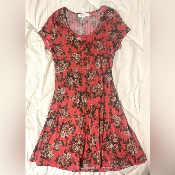 Short Sleeve Dress - Picture 1 of 2